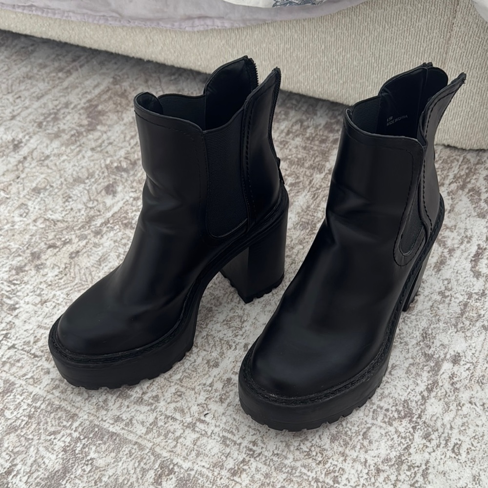 Steve Madden Black Heeled Boots with Chunky Platform